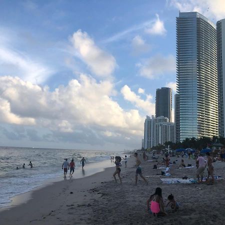 The Blue Island Lägenhet Miami Beach Exteriör bild