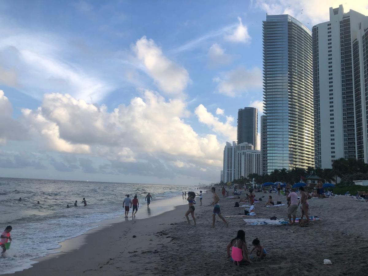 The Blue Island Lägenhet Miami Beach Exteriör bild