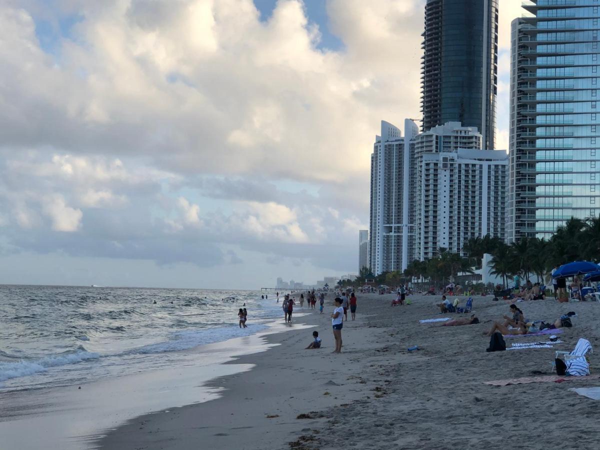 The Blue Island Lägenhet Miami Beach Exteriör bild
